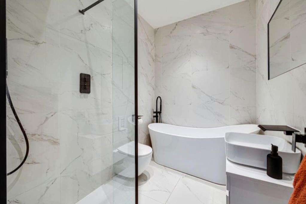 Luxury Apartment: City Centre, Stylish, Modern Chester Eksteriør billede